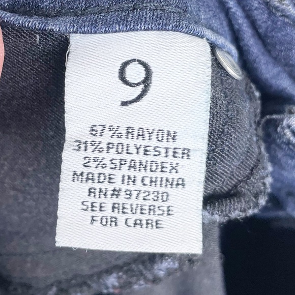 Almost Famous Dark Wash Acid Wash Denim Skinny Jeans Stretch Junior's Size 9 - Picture 5 of 6